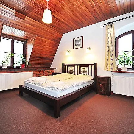 Sleeps 13 Pool Wifi * Lubian